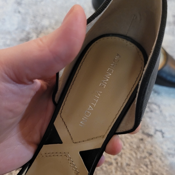 Adrienne Vittadini classic black pumps - Picture 4 of 6